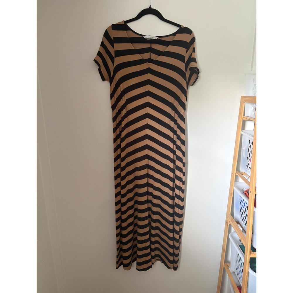 Peter Nygard Tan Black Striped Chevron V-Neck Maxi Dress Size Medium Earthy